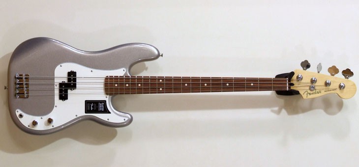 Fender - Player series Precision